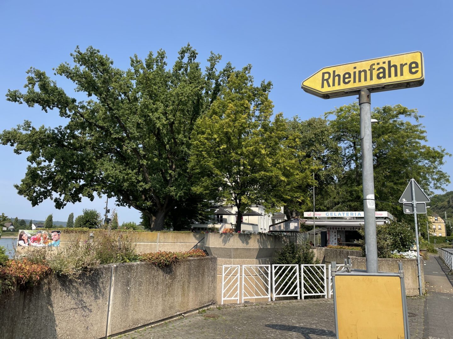 Rheinfähre in Linz