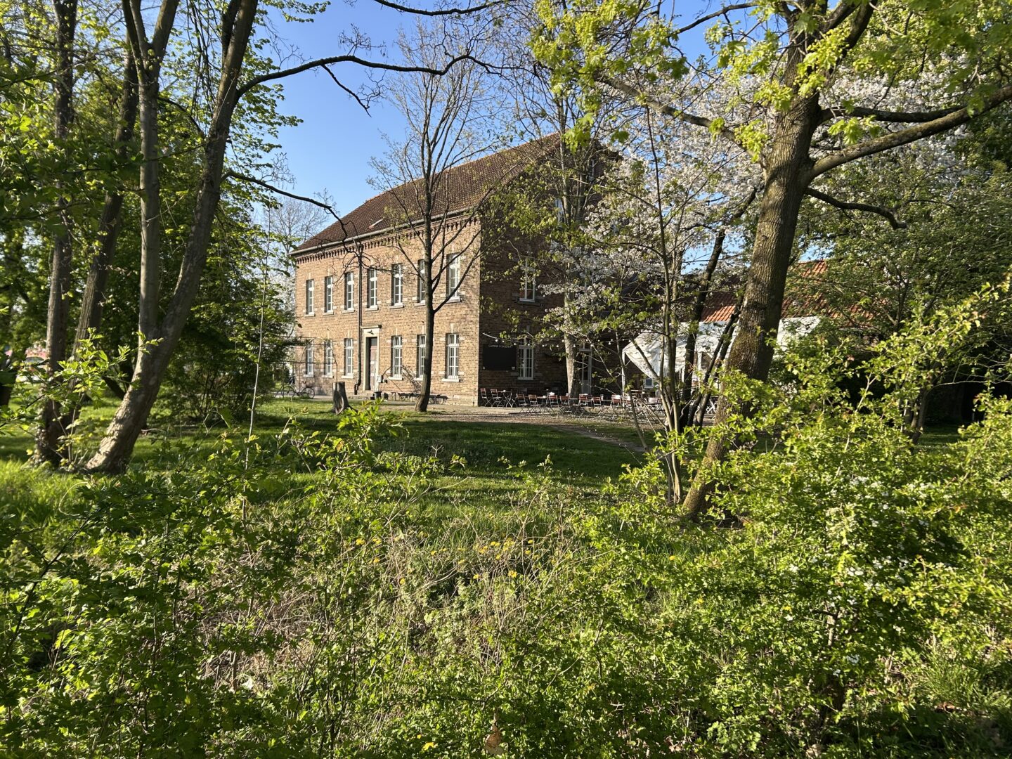 Bürgenzentrum Engelshof mit Biergarten
