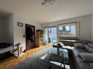 Blick zur Küche & Balkon