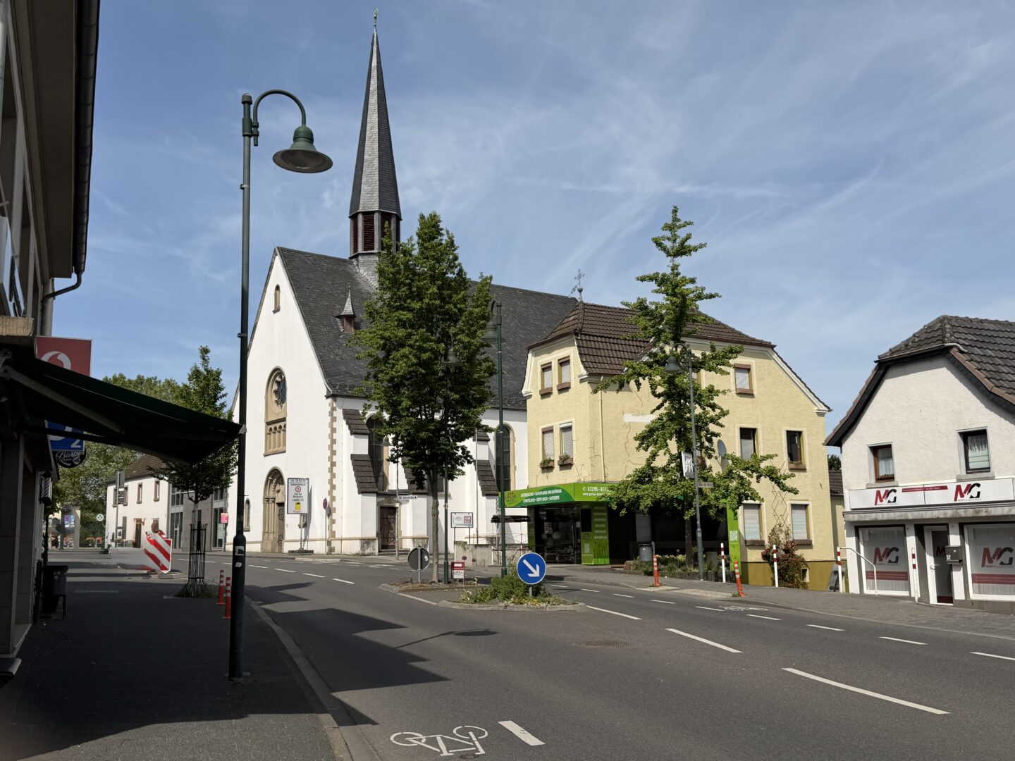 Kirche & Blumenladen