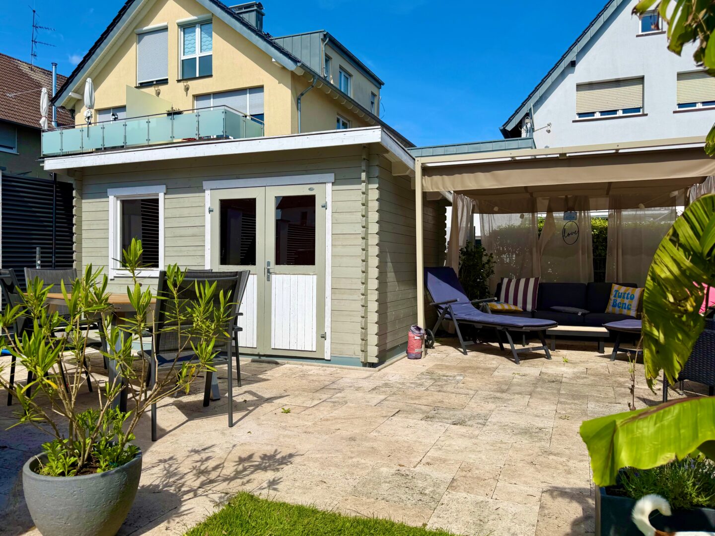 Gartenhaus & Terrasse