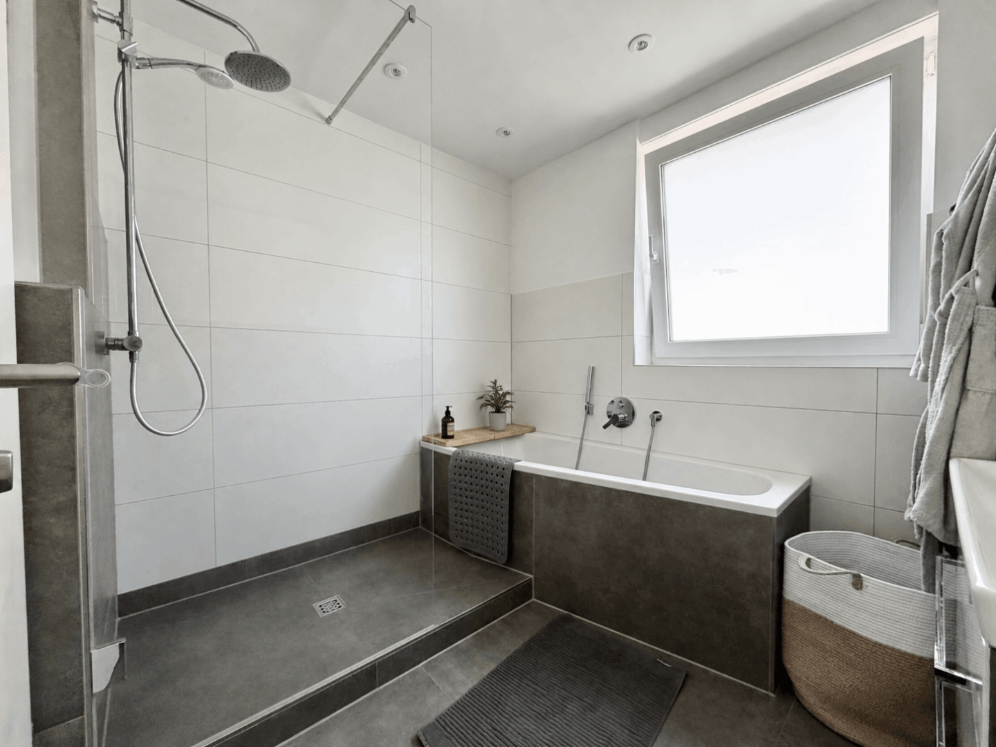 Badezimmer 1.OG
