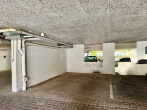 großer Tiefgaragenstellplatz